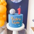 Filho de Giselle Itié e Guilherme Winter, Pedro Luna fez 1 ano com direito a um pequeno bolo