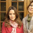 Na novela 'A Vida da Gente', filha de Eva (Ana Beatriz Nogueira), Ana (Fernanda Vasconcellos) foi obrigada pela mãe a concordar em dar sua filha, Julia (Jesuela Moro)