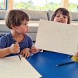 Andressa Suita contou que Gabriel, de 3 anos, já começou a aprender a escrever