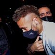 Neymar, ex BBB Gilberto, Munik Nunes, Flay e mais famosos são flagrados na saída do restaurante Paris 6, em São Paulo, na noite desta segunda feira, 24 de maio de 2021