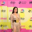 Priyanka Chopra revisitou a moda da grife Dolce &amp; Gabbana com seu look no Billboard Awards 2021